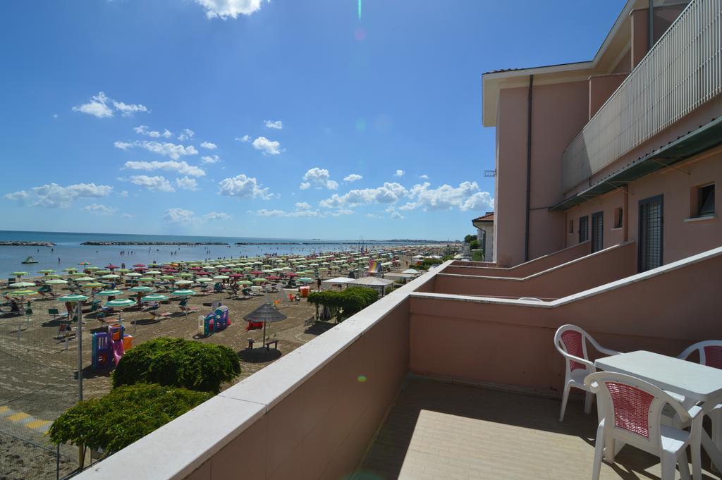 Hotel Vistamare Viserba Rimini Extérieur photo