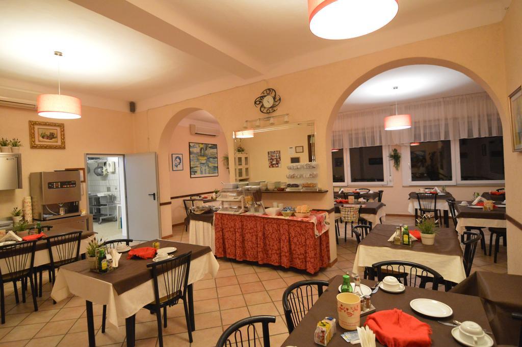 Hotel Vistamare Viserba Rimini Extérieur photo