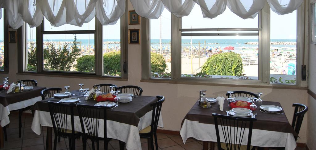 Hotel Vistamare Viserba Rimini Extérieur photo